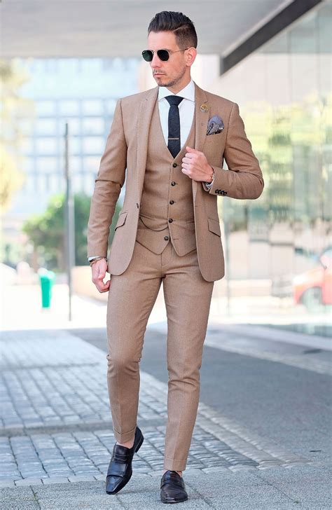 best men's suit trends.